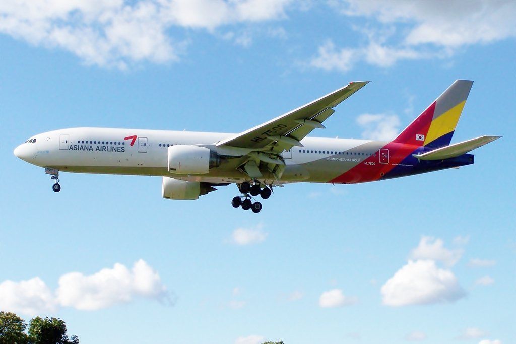 Asiana Airline’s Arrival at JFK Terminal 