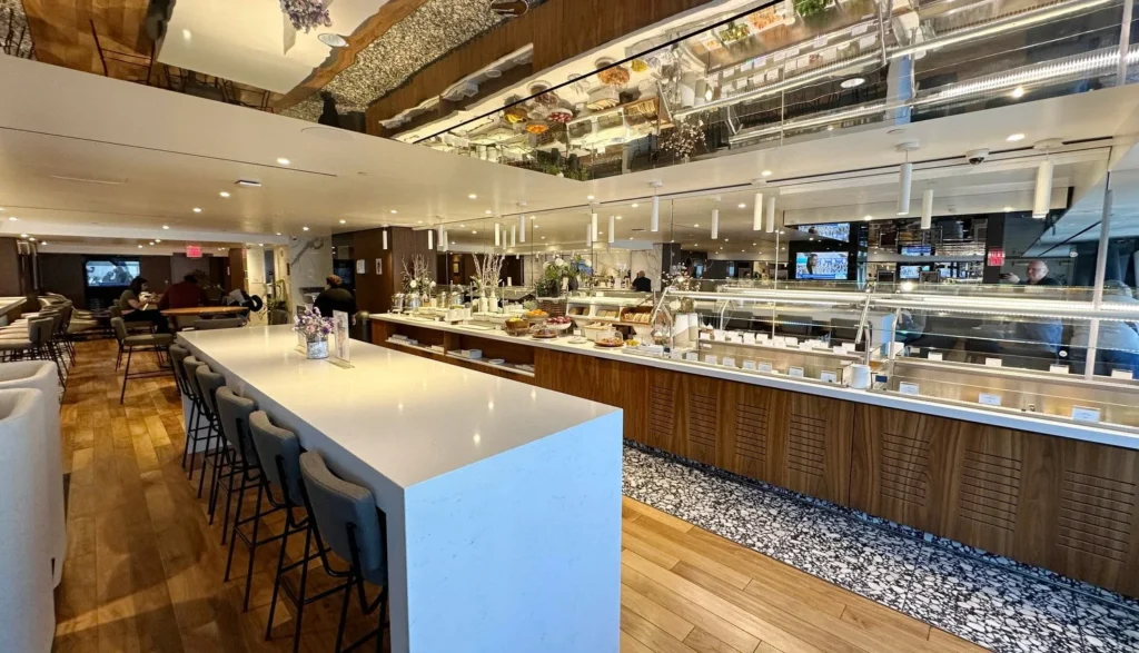 Lounge Access and Premium Facilities 