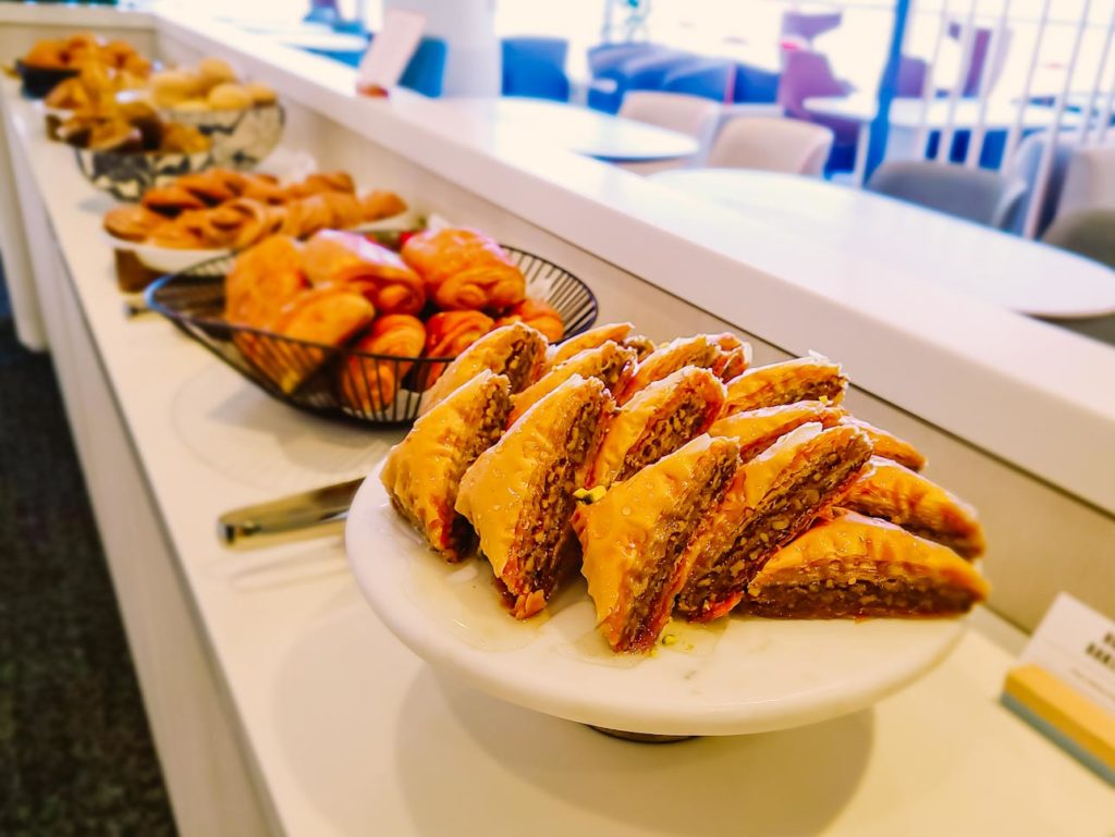 Food & Drinks at JFK International Airport Capital One Lounge